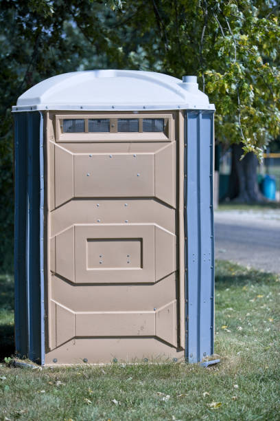 Best Portable toilet rental cost  in Centreville, MI